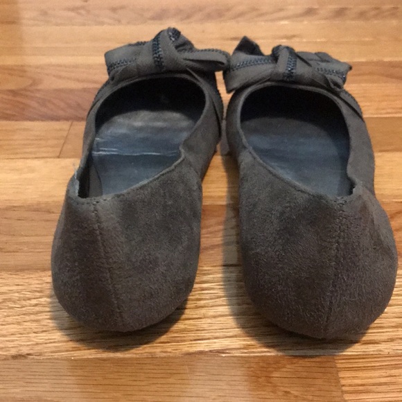 Nine West Gray Flats - Picture 4 of 7